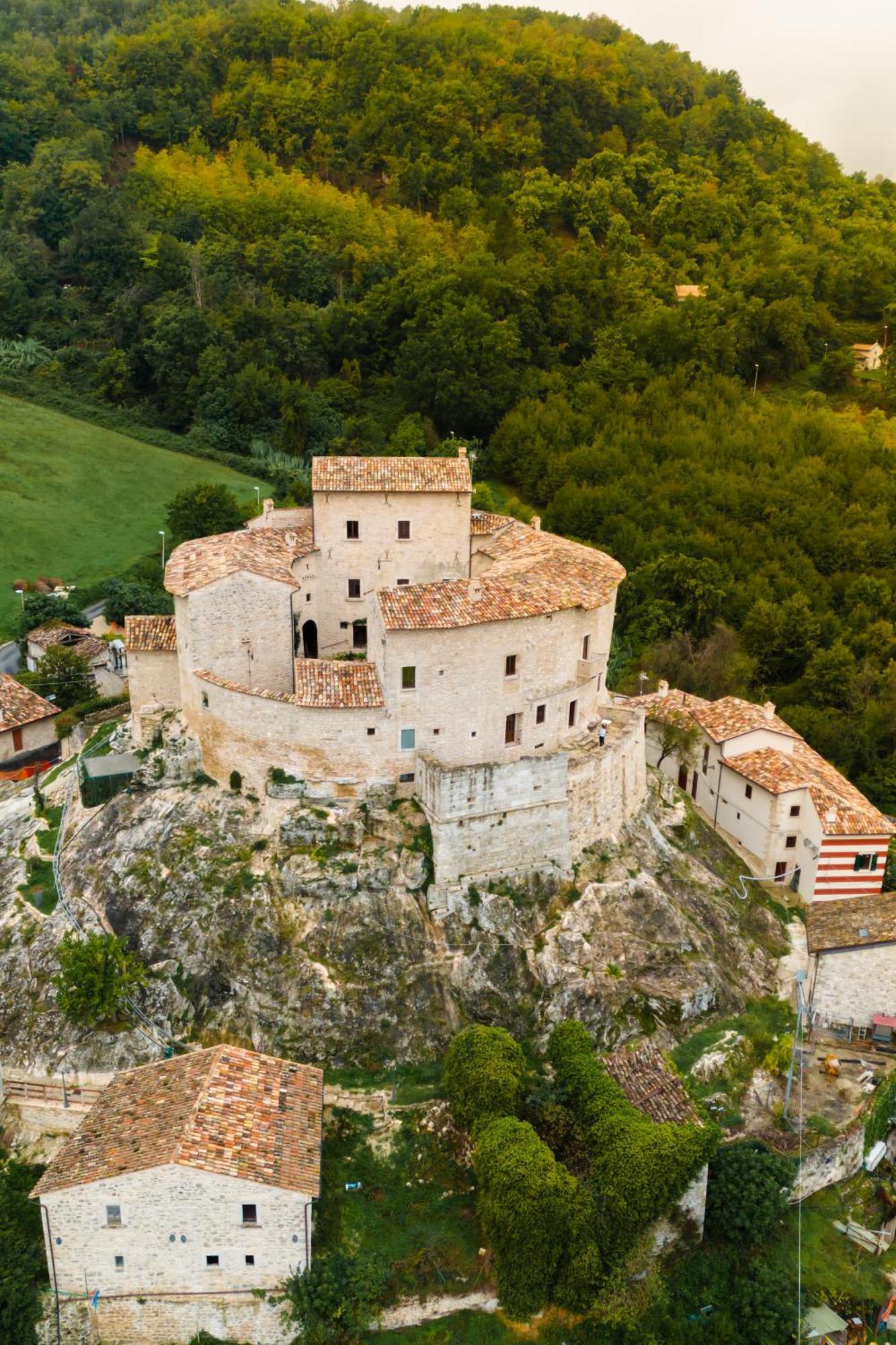 Castel Di Luco Otel Acquasanta Terme Dış mekan fotoğraf